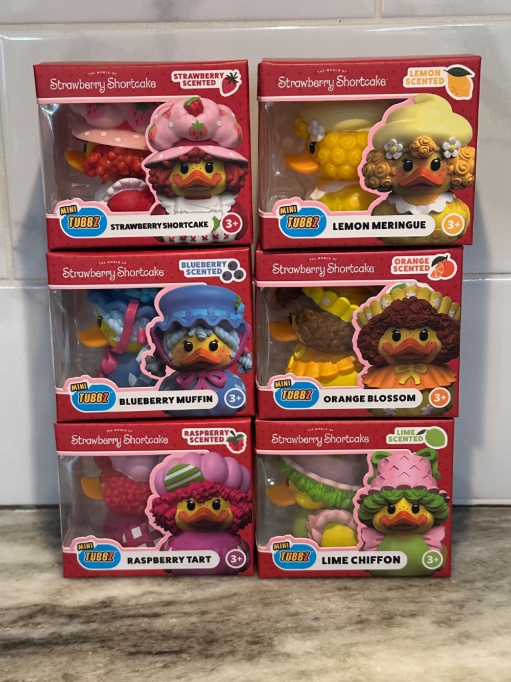 Mini Tubbz STRAWBERRY SHORTCAKE SCENTED RUBBER DUCKS Duckies Jeep Set 6 New